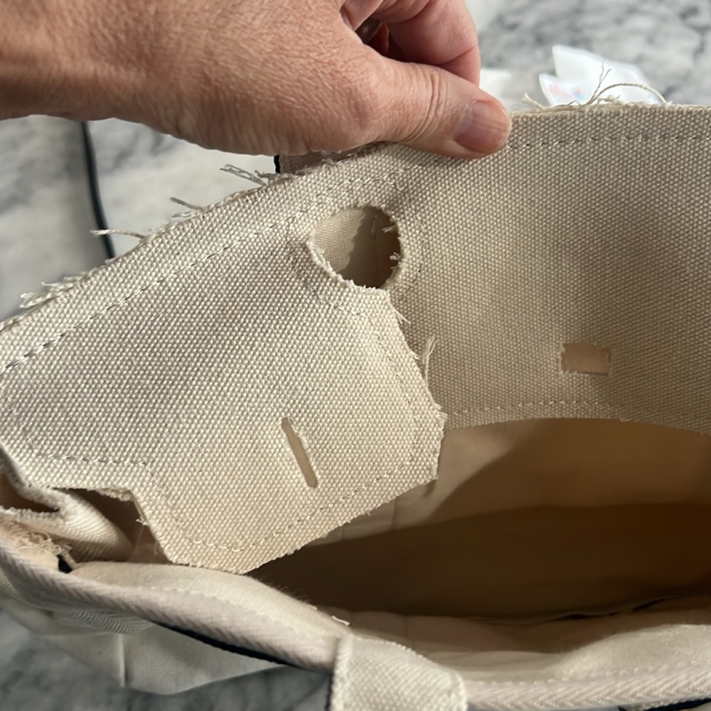 Boatkin canvas bad. Cream with Navy. Unfinished look is intentional.brand new - Picture 5 of 8